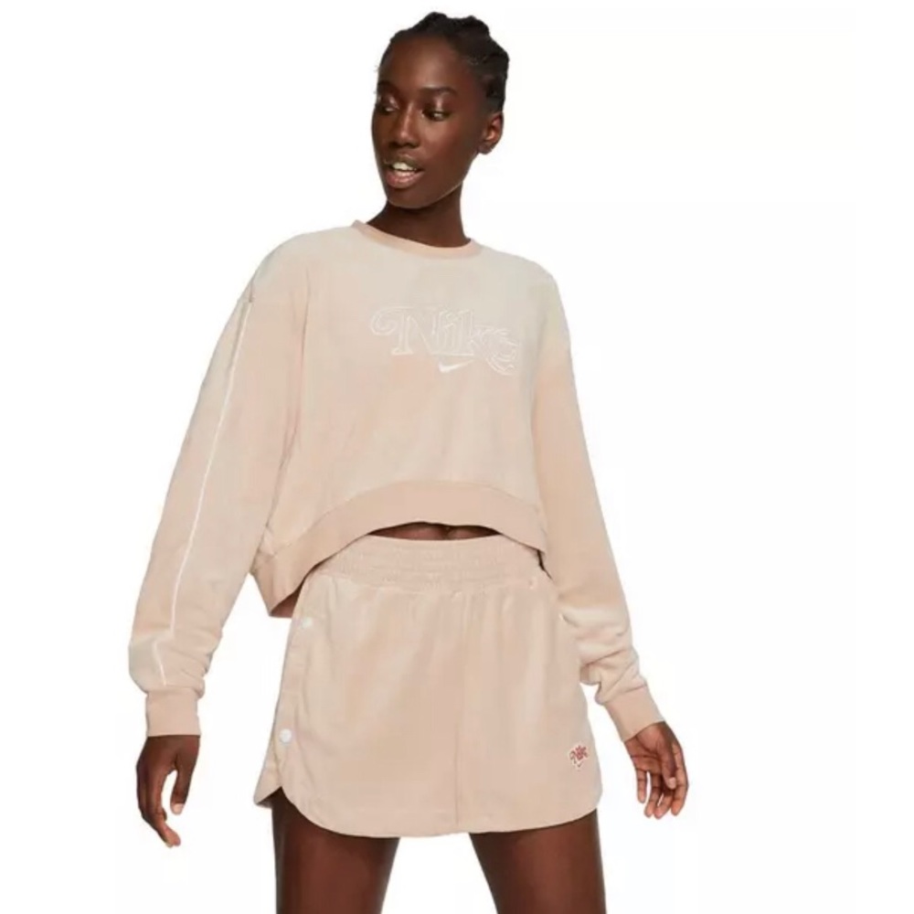 NWOT Nike Cropped Crew Sweatshirt
